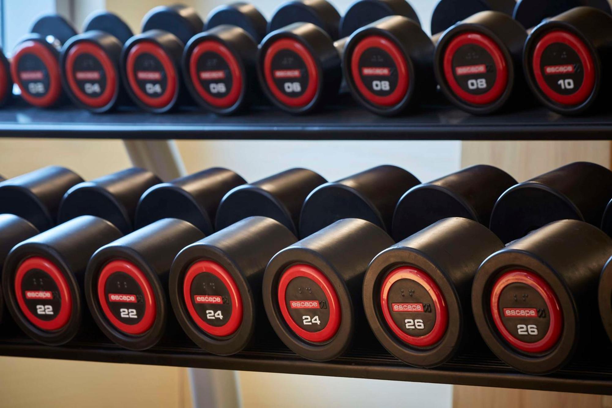 힐튼 가든 인 프랑크푸르트 에어포트 호텔 외부 사진 Escape Fitness