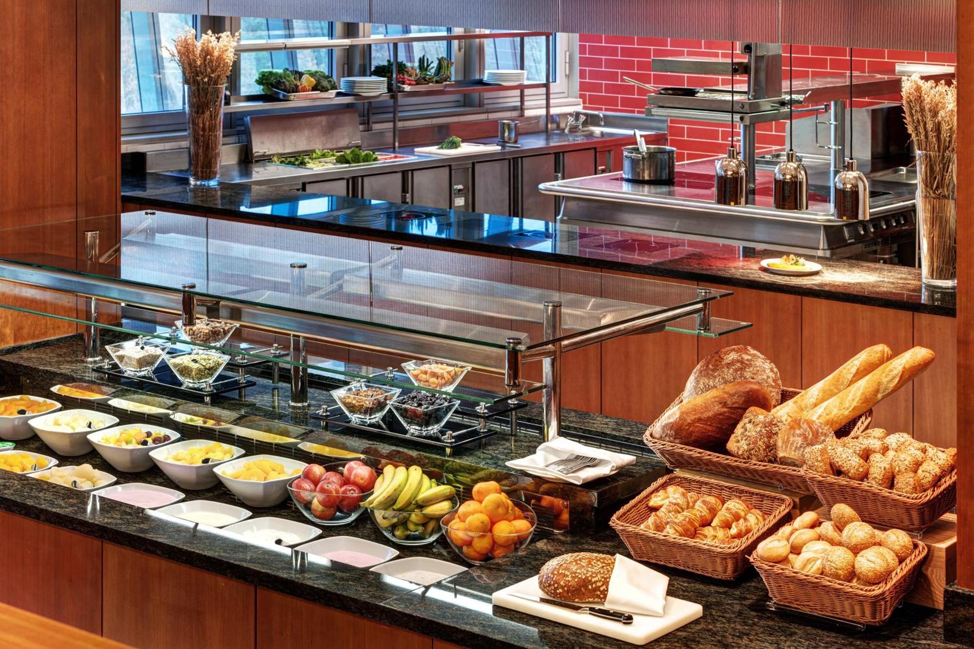 힐튼 가든 인 프랑크푸르트 에어포트 호텔 외부 사진 Breakfast buffet