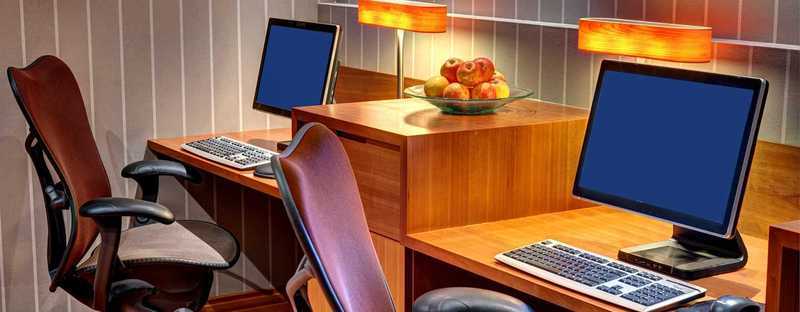 힐튼 가든 인 프랑크푸르트 에어포트 호텔 외부 사진 A computer in a hotel